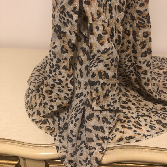 Zac & Rachel Woman…Size 1X animal print top - Picture 5 of 8